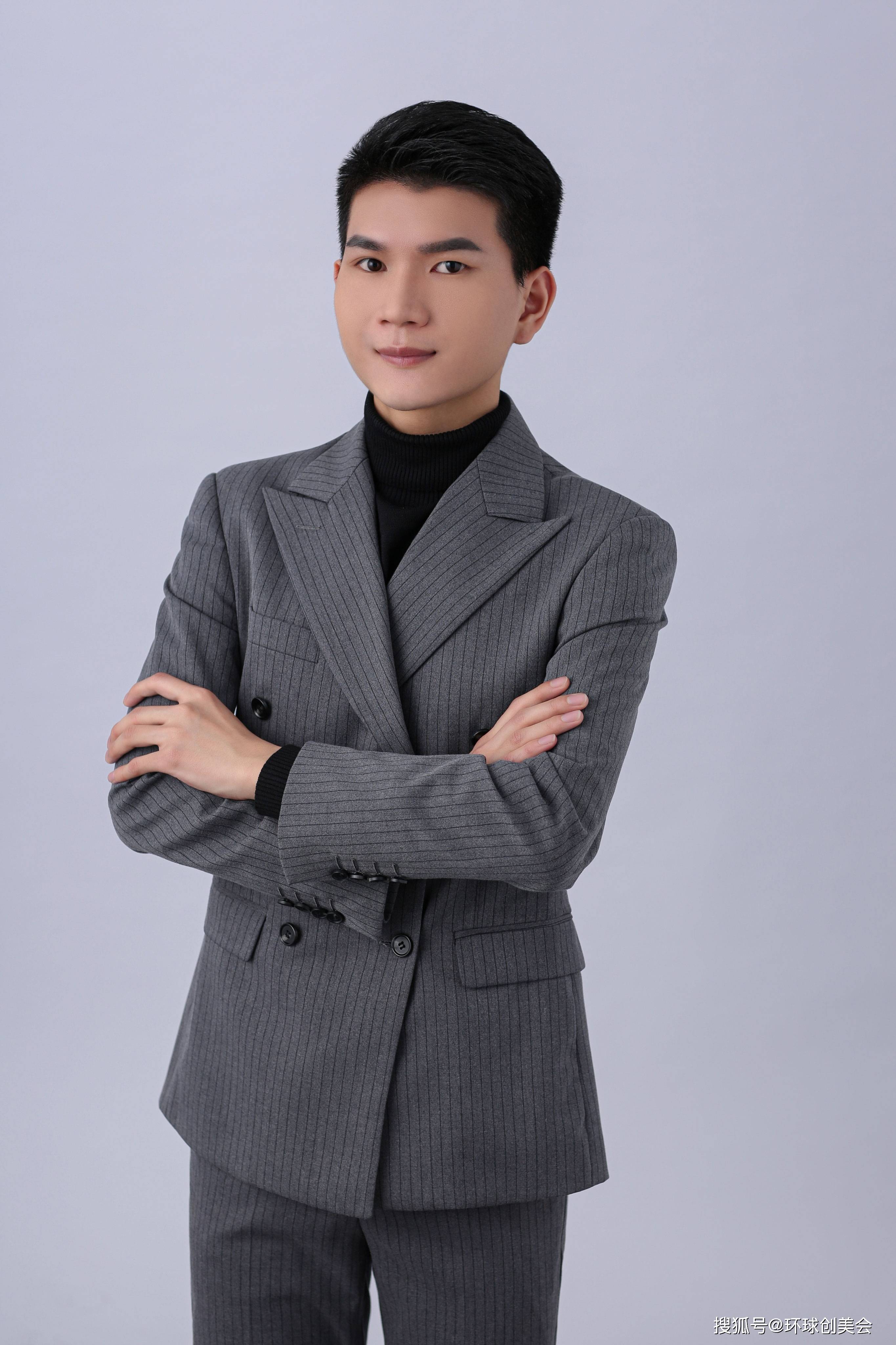 宋闻舟 视觉与舞美负责人